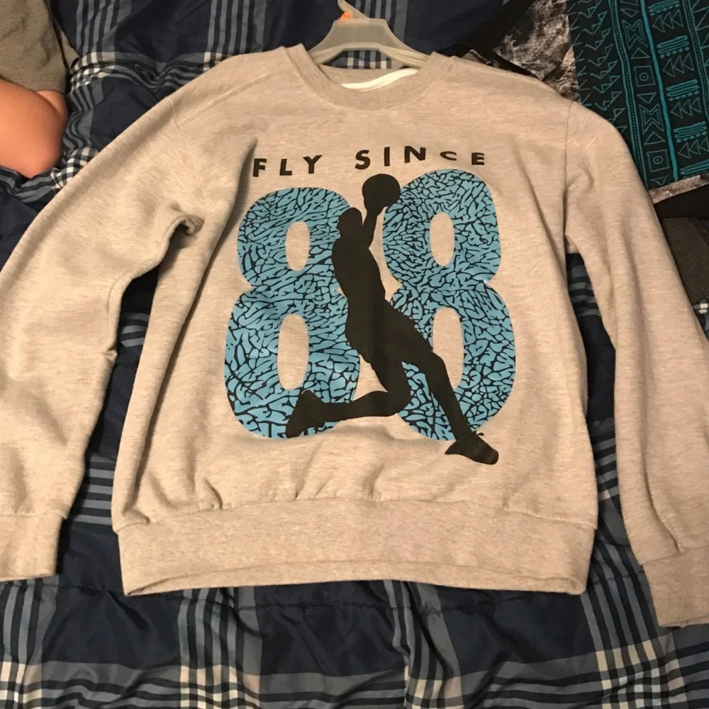 Sweater - Picture 1 of 2